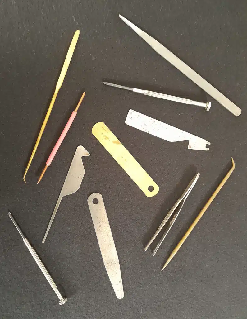 Outils de réglage et de nettoyage d'harmonica